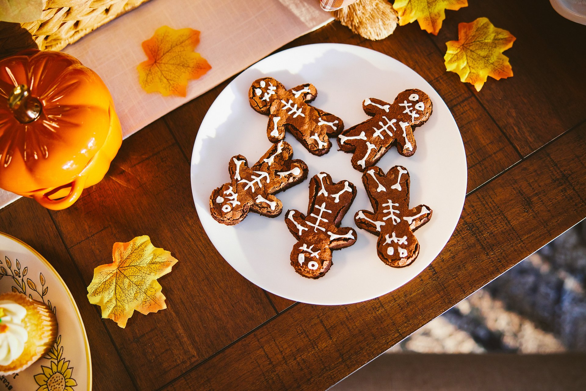 Bargains_To_Brag_About_Halloween_Baking_Goods_7644-B0_web.jpg