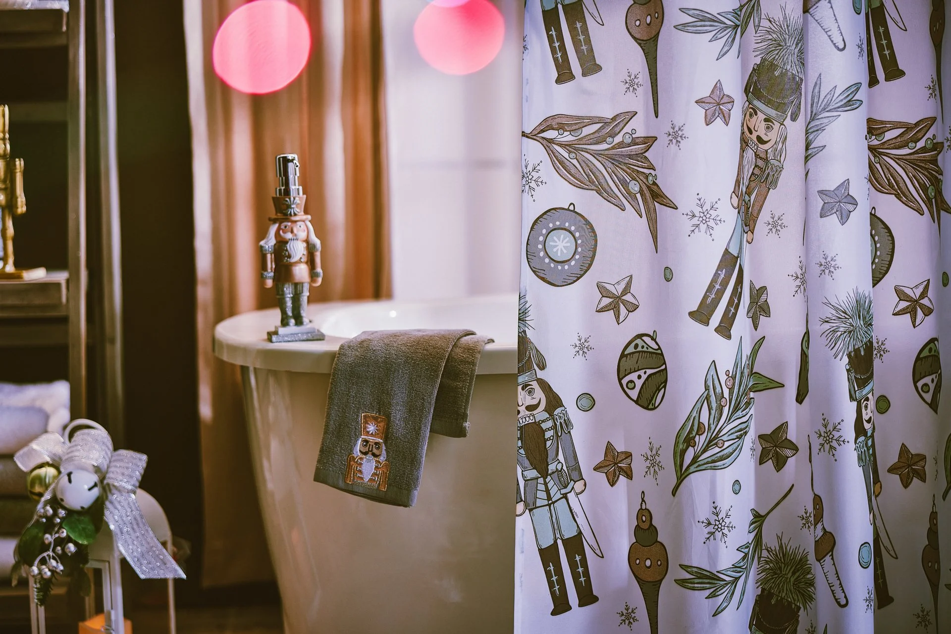 Nutcracker_Bath_0280-B8_web.jpg