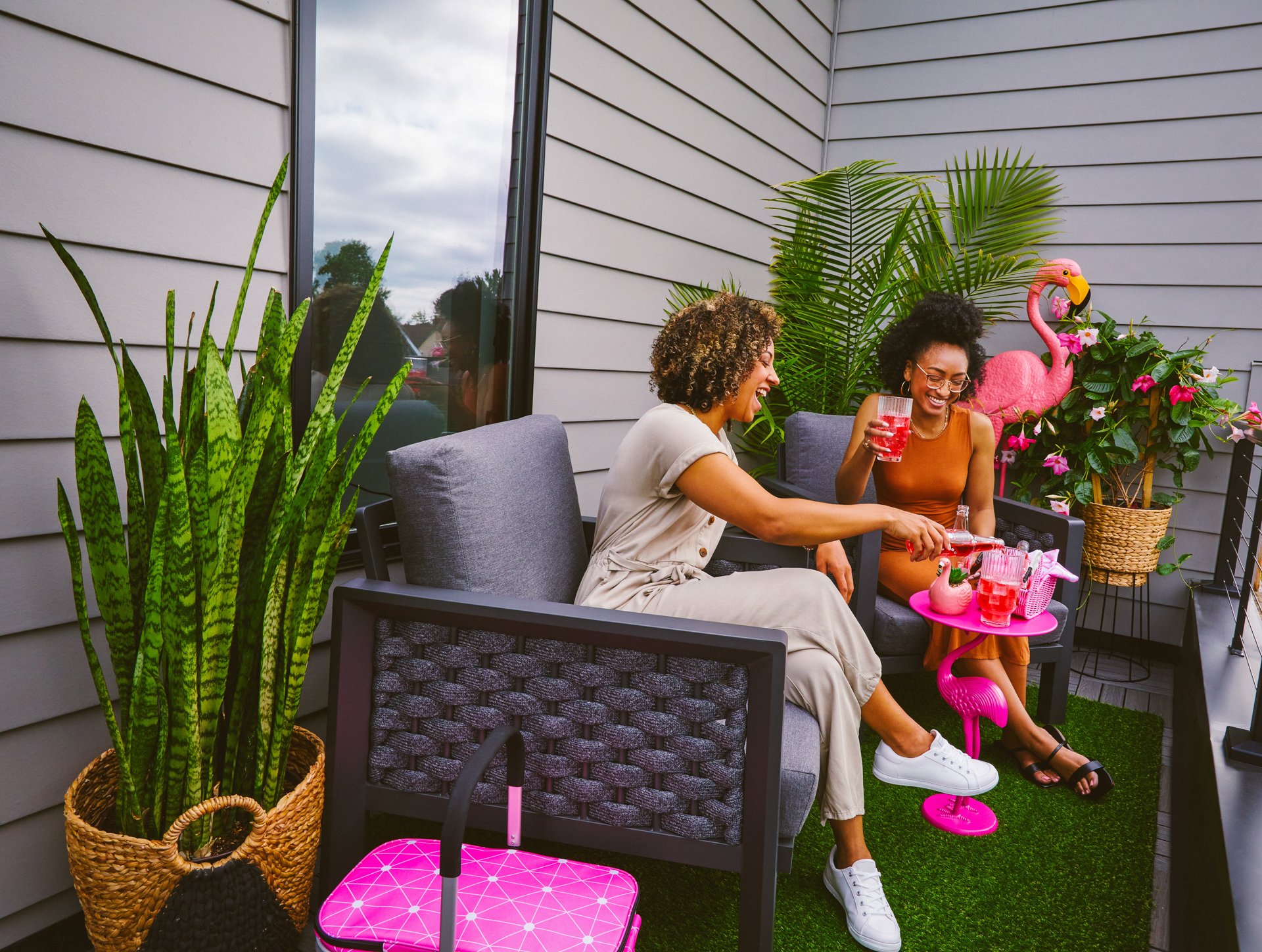 LG24_Margarita_Chairs_V1_0121-B0_web.jpg