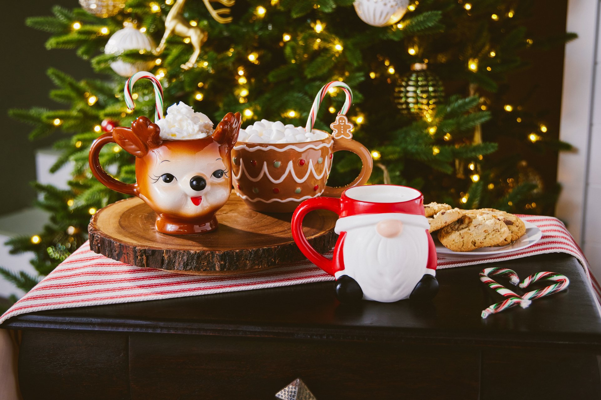 OND22_FFFF1_CHRISTMAS CERAMIC GONDOLA_web.jpg