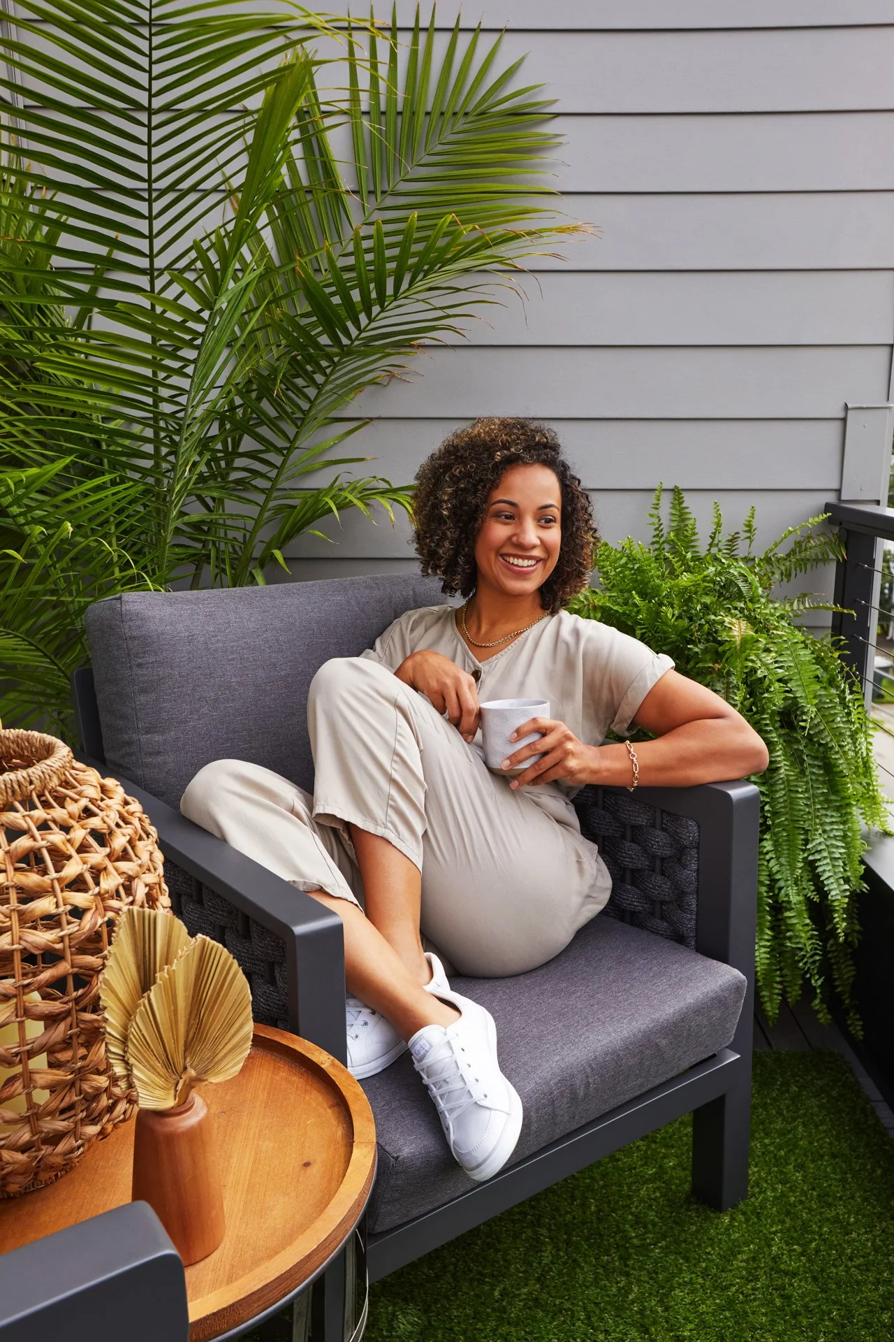 LG24_Margarita_Chairs_V2_0616-B0_web.jpg