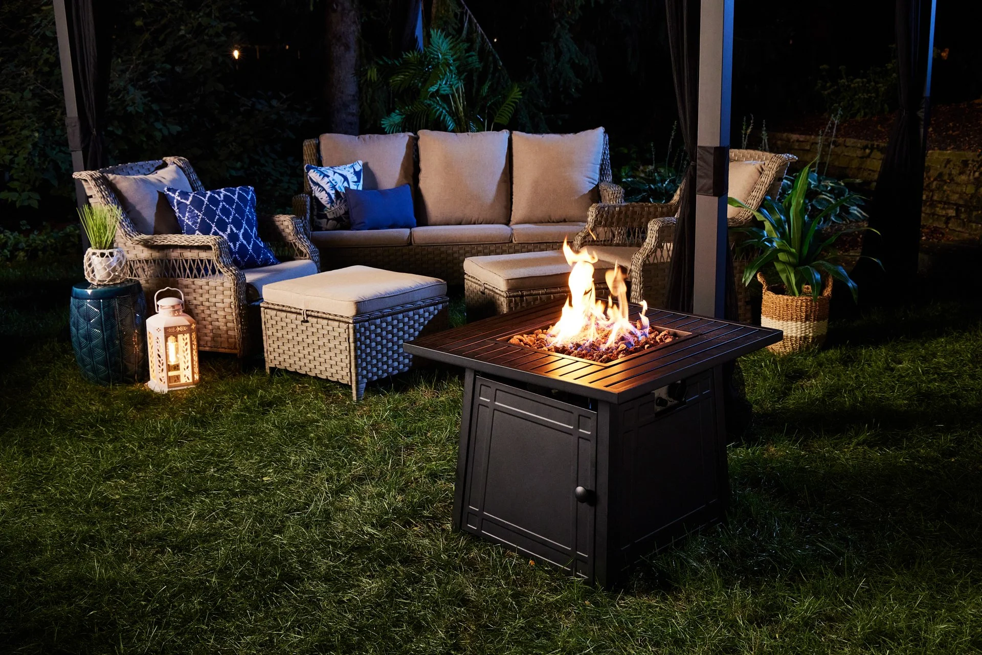 RL_Bancroft_5pcSeatingSet_Pavillion_FirePit_0154-B0_web.jpg