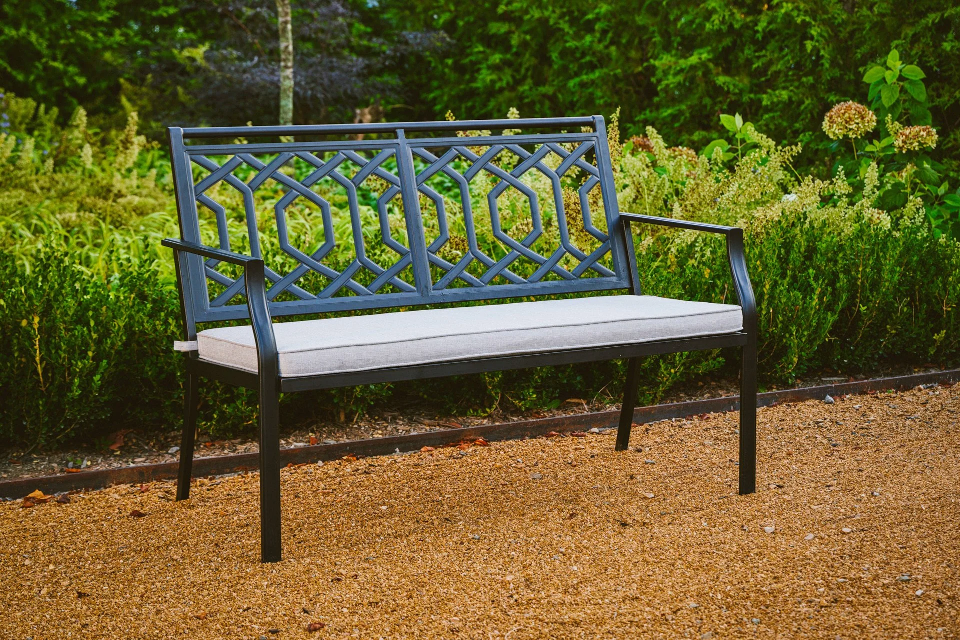 Bel_Air_Collection_Metal_Bench_With_Cushion_V1_0058-B0-058_web.jpg