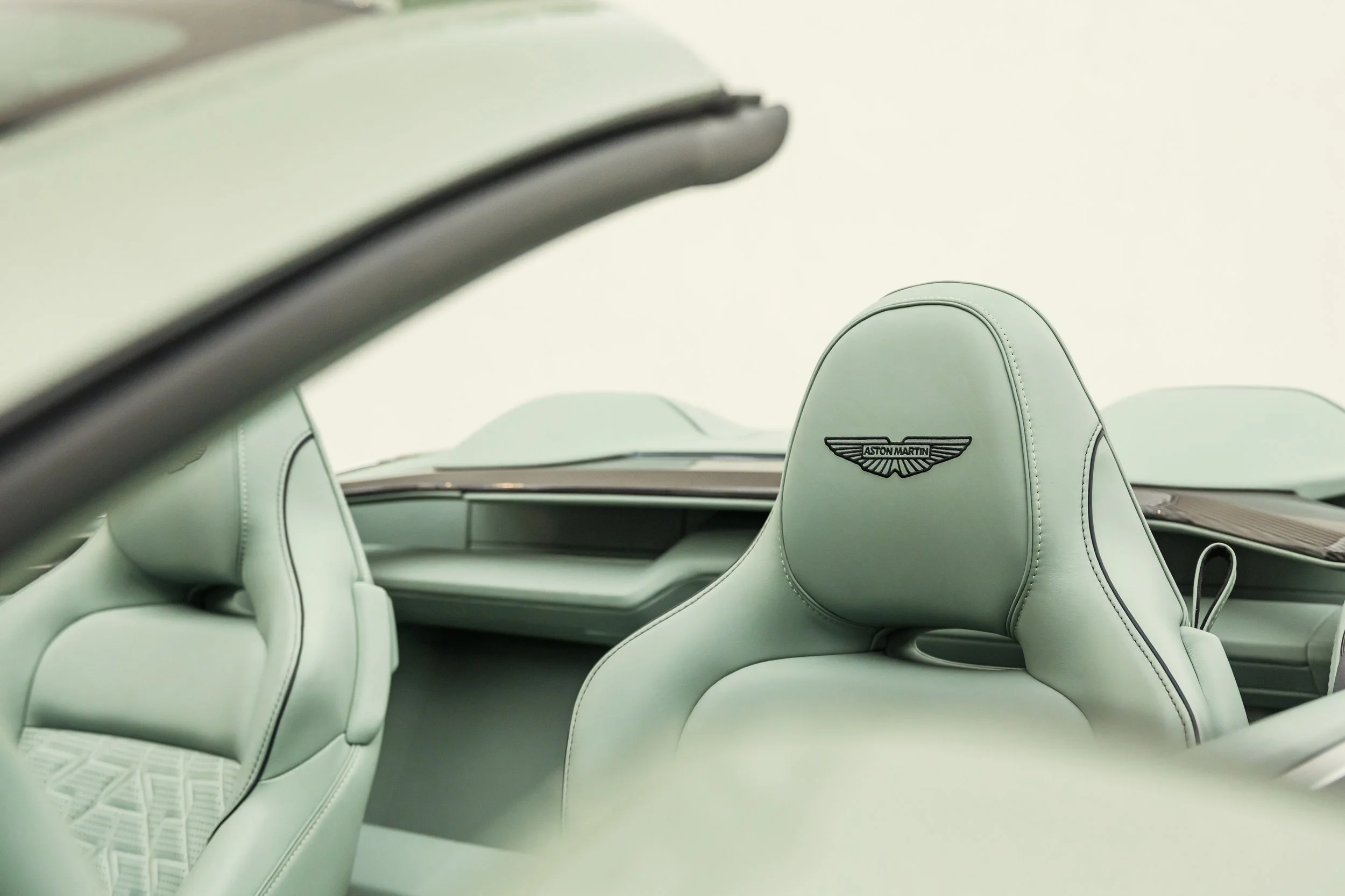 Aston Martin Vanquish Volante