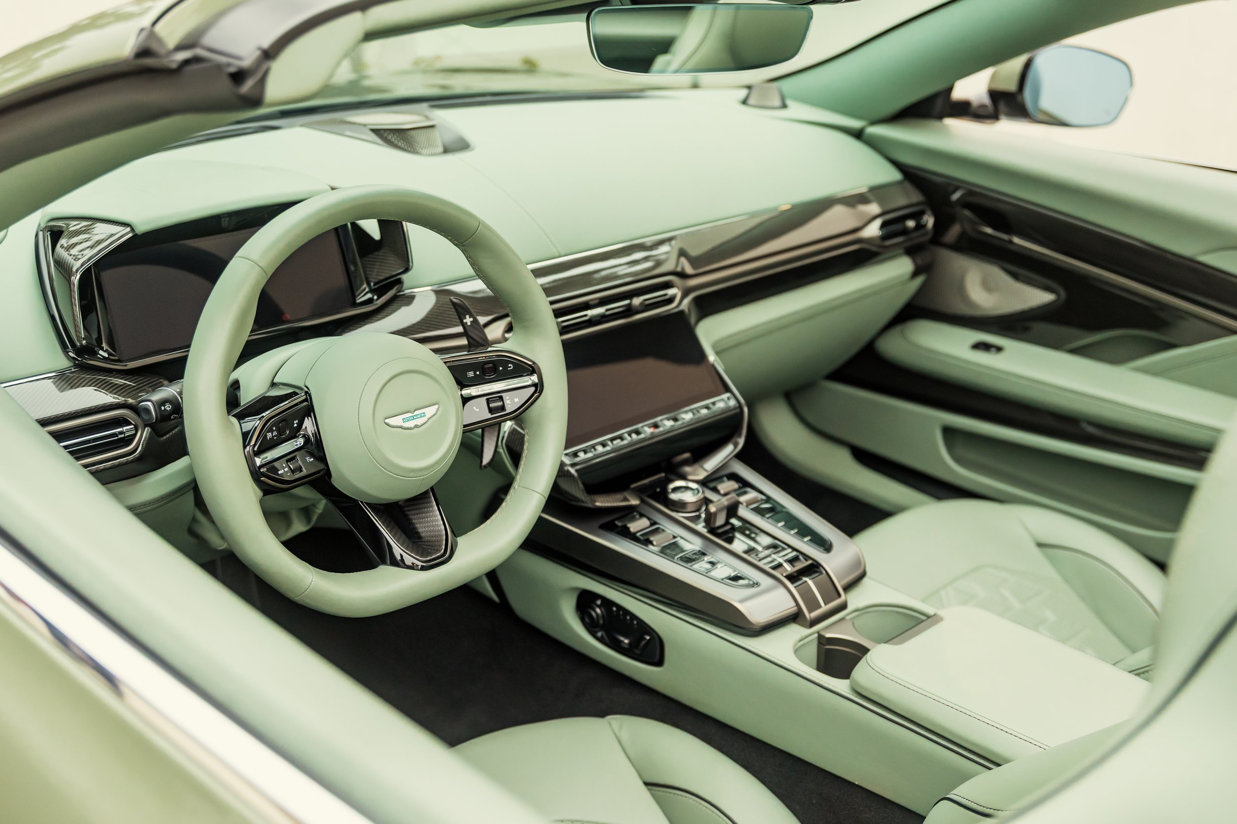 Aston Martin Vanquish Volante