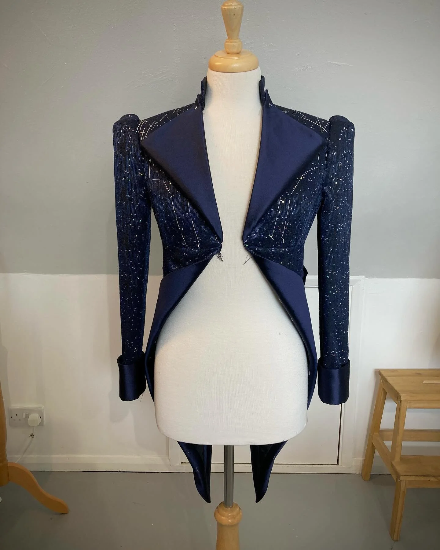 Lady Tilley&rsquo;s balloon race coat 👌 we love doing a sharp womenswear coat, a nice mash up of different making disciplines. For some reason womenswear tailoring gets called &ldquo;soft tailoring&rdquo; sometimes, and I don&rsquo;t know why, as it