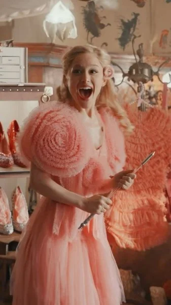 Glinda's costume repeats for cutter Ian Frazer Wallace - Wicked 2024