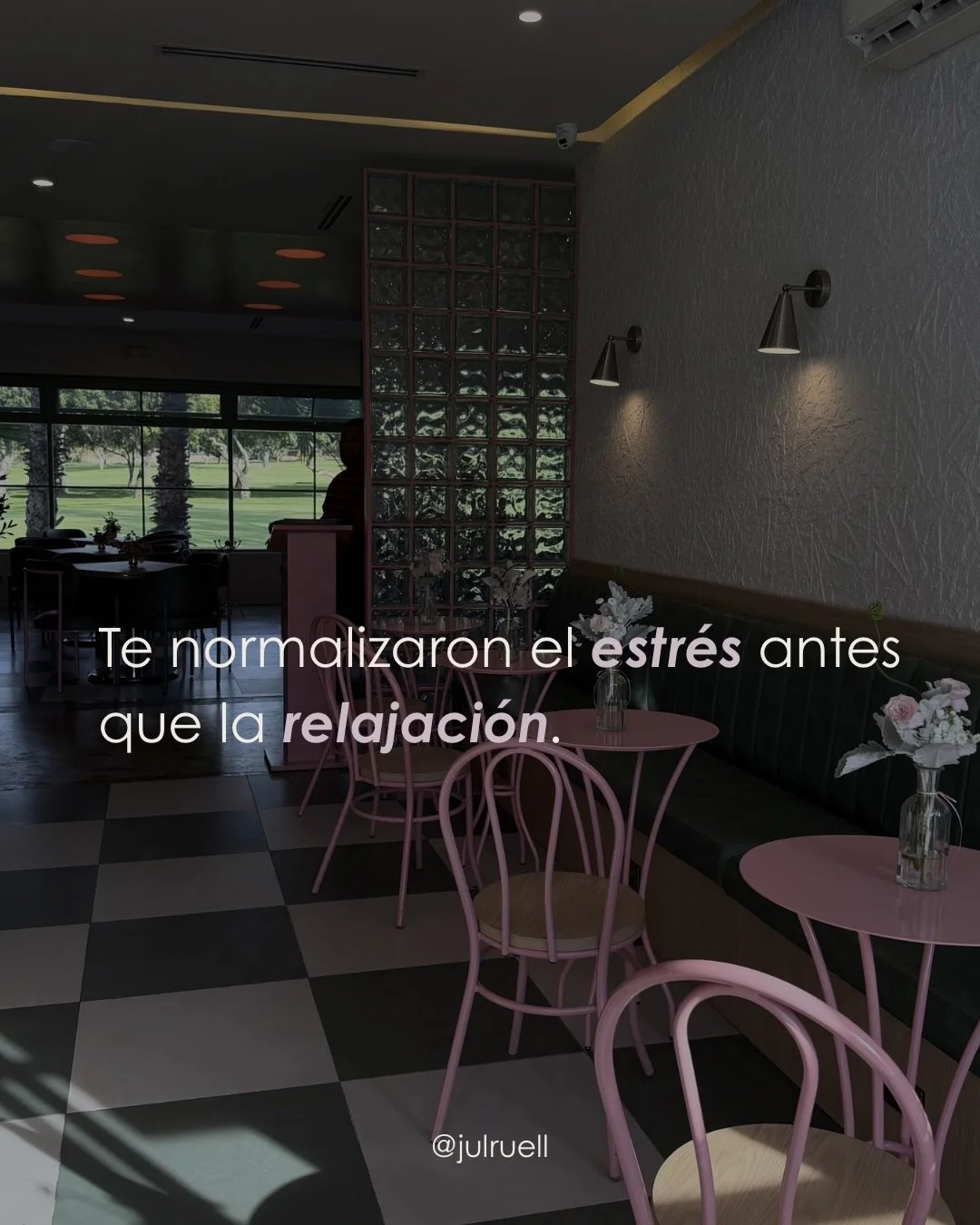 Tu realidad la est&aacute;s creando desde tu frecuencia 👁️

Puedes tener un trabajo que te gener&eacute; gozo, no estr&eacute;s. 
Puedes crear dinero que te genere placer, no frustraci&oacute;n. 
Puedes vivir una vida que te gener&eacute; posibilida