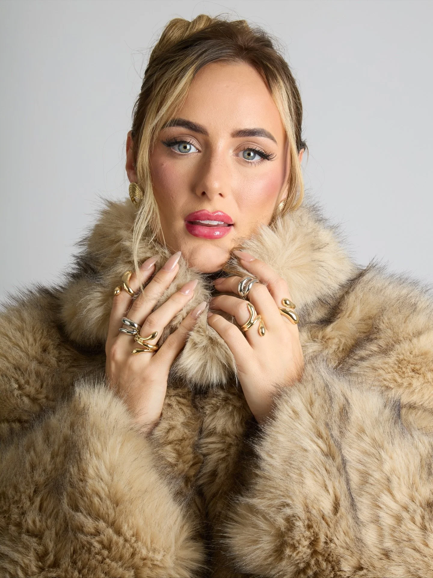 @milliegracecourt wearing @saith.jewellery ✨