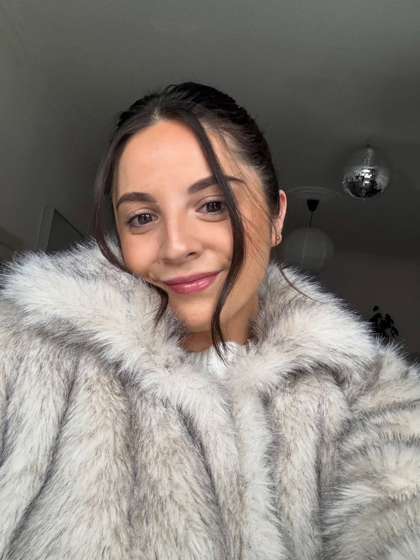 Merry Christmas from me 🤍✨

Feeling so lucky to have spent this year shooting with so many amazing brands and gorg products.

Thank you to all my amazing clients, models and other creatives I have had the pleasure of working with this year!! I could