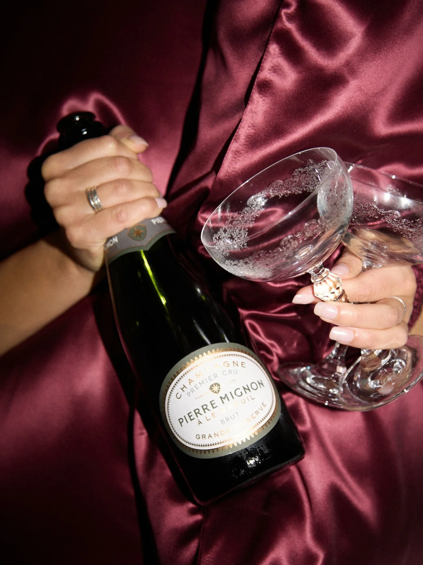 Some how this photo slipped through my NYE content planning ✨ better late than never ✨

Shot for @silkworkslondon 
Model @yaswrsly