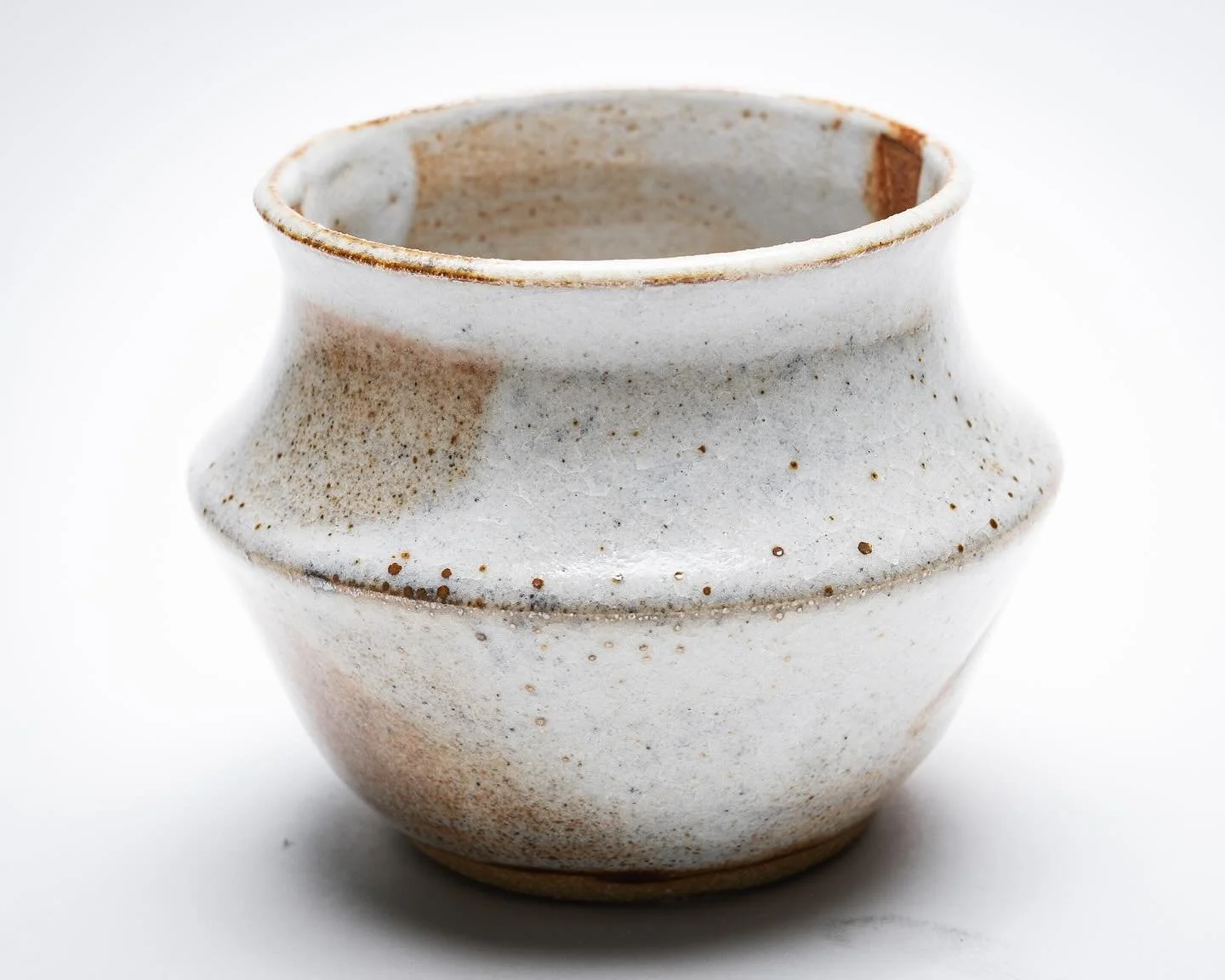 .
Description: Bowl/Glaze Experiment 
Dimension: 5&rdquo; width x 4&rdquo; height 
Creation date: February 10, 2025

 
#ceramics #ceramicsofinstagram #moonjar #ceramicmoonjar ##ceramicvase #ceramicglazes #ceramiccups #ceramiclovers #glazing #glazes #