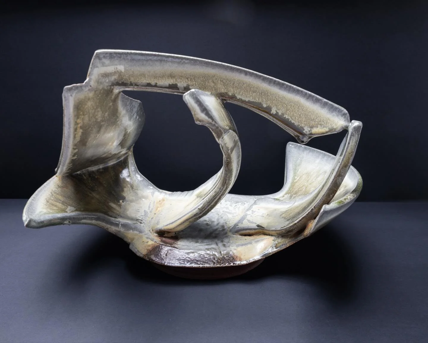 Reconstructed vessel, cone 10 soda fired

#ceramics #ceramicsofinstagram #ceramicartist #glaze #glazes #sodafired #sodafiring #clay #uiowa