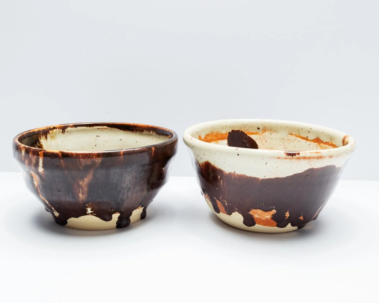 Cone 6 Oxidation glaze experiments on bowls 

#glaze #glazes #glazed #ceramic #ceramiclife #ceramicbowl #ceramicbowls #cone6 #clay #ceramicsofınstagram