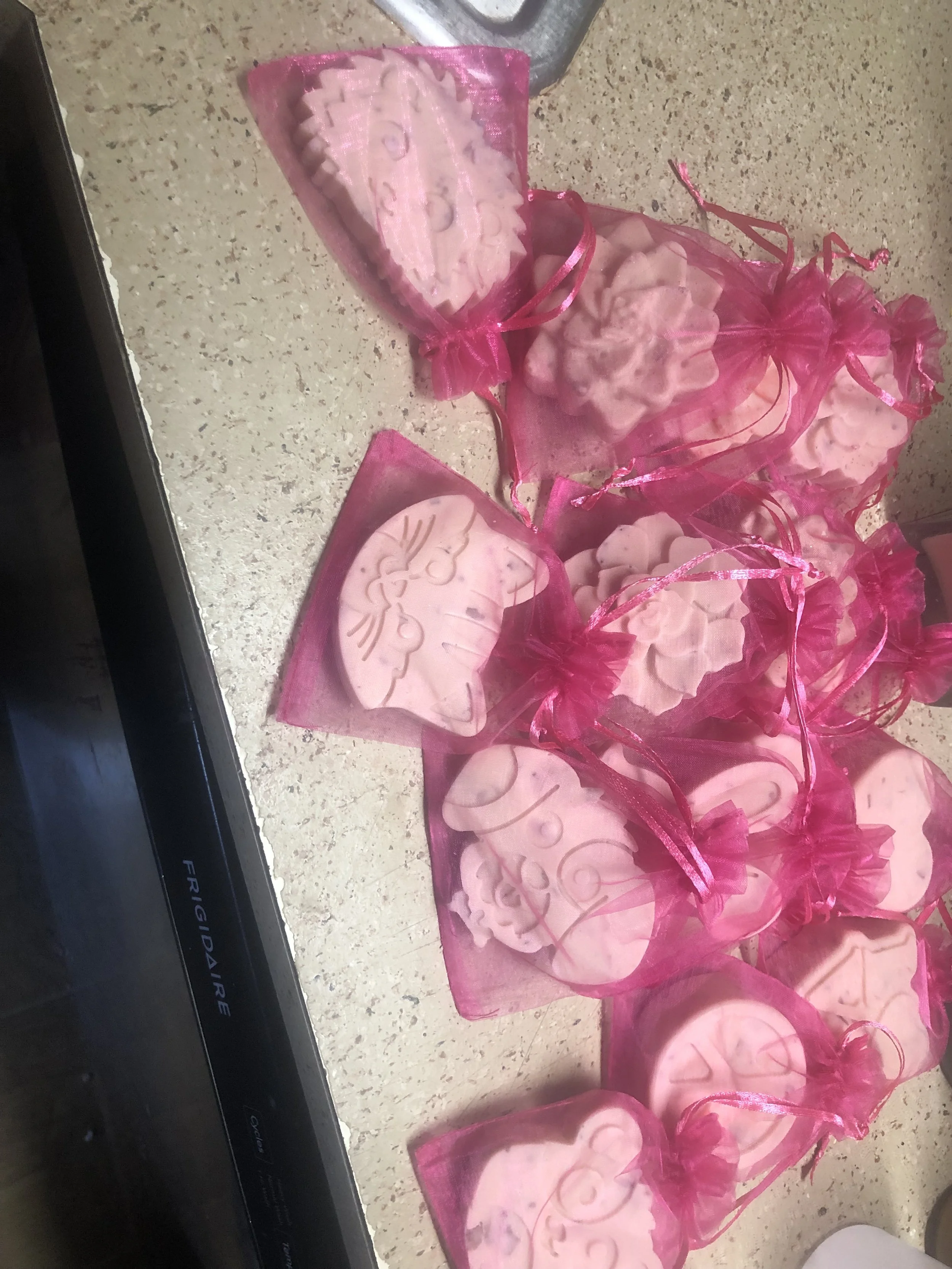 shea vanilla body soap face or body with leaves