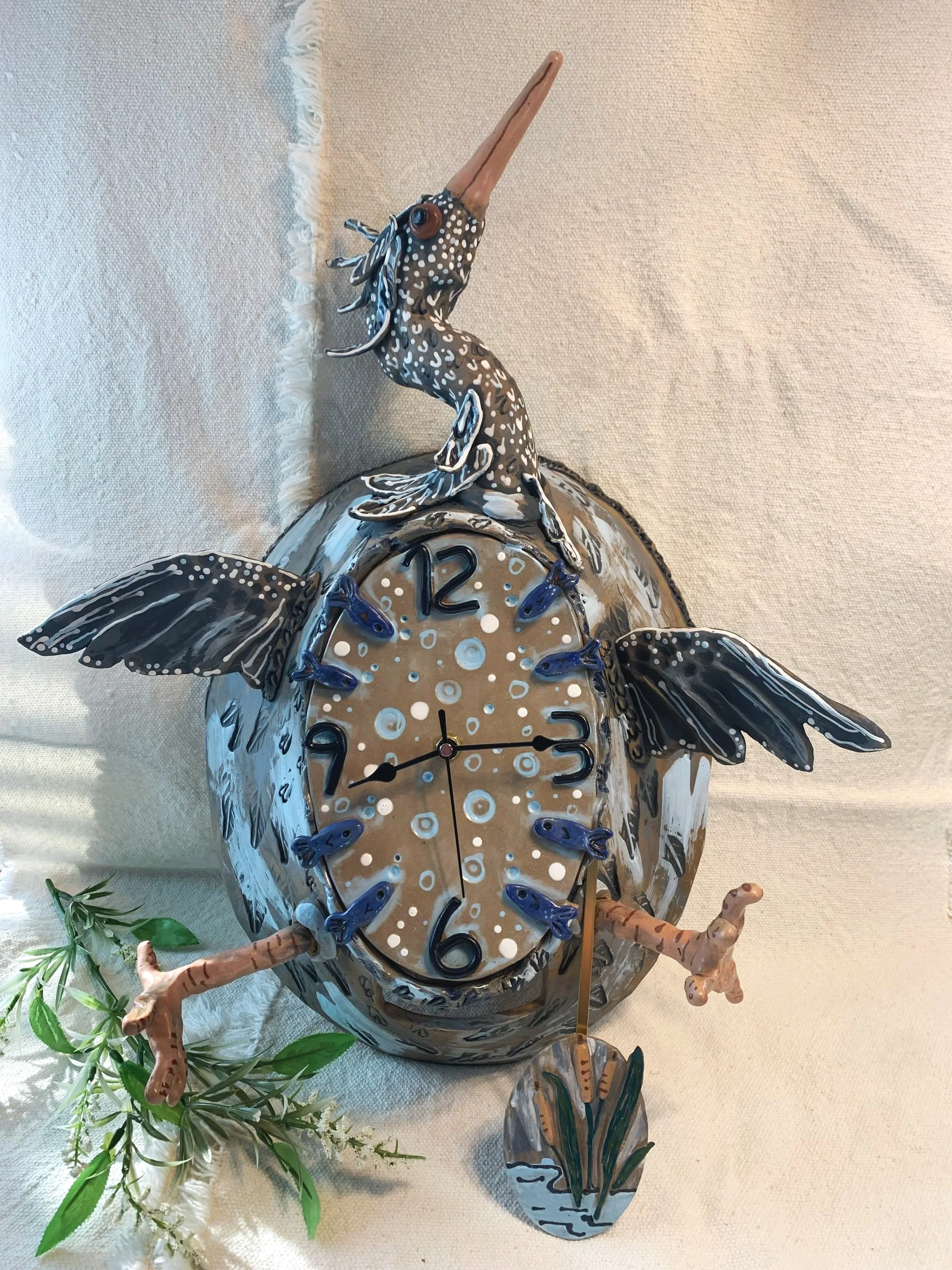 Blue Heron Clock with Pendulumn