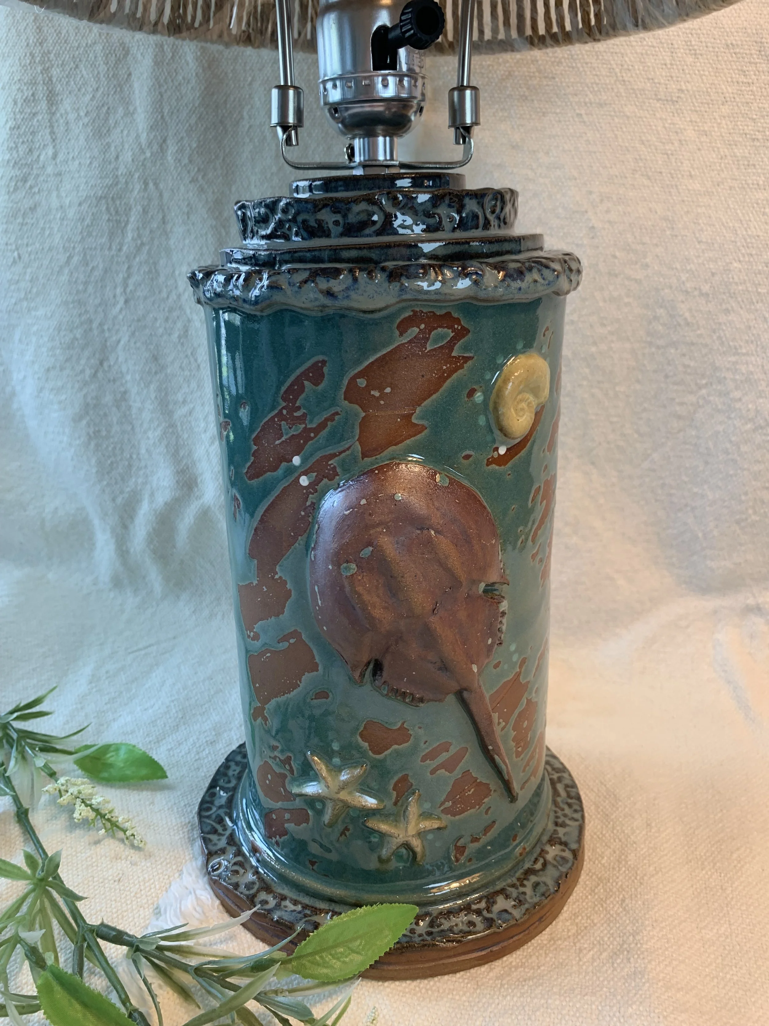 Single Horse Shoe Crab Lamp