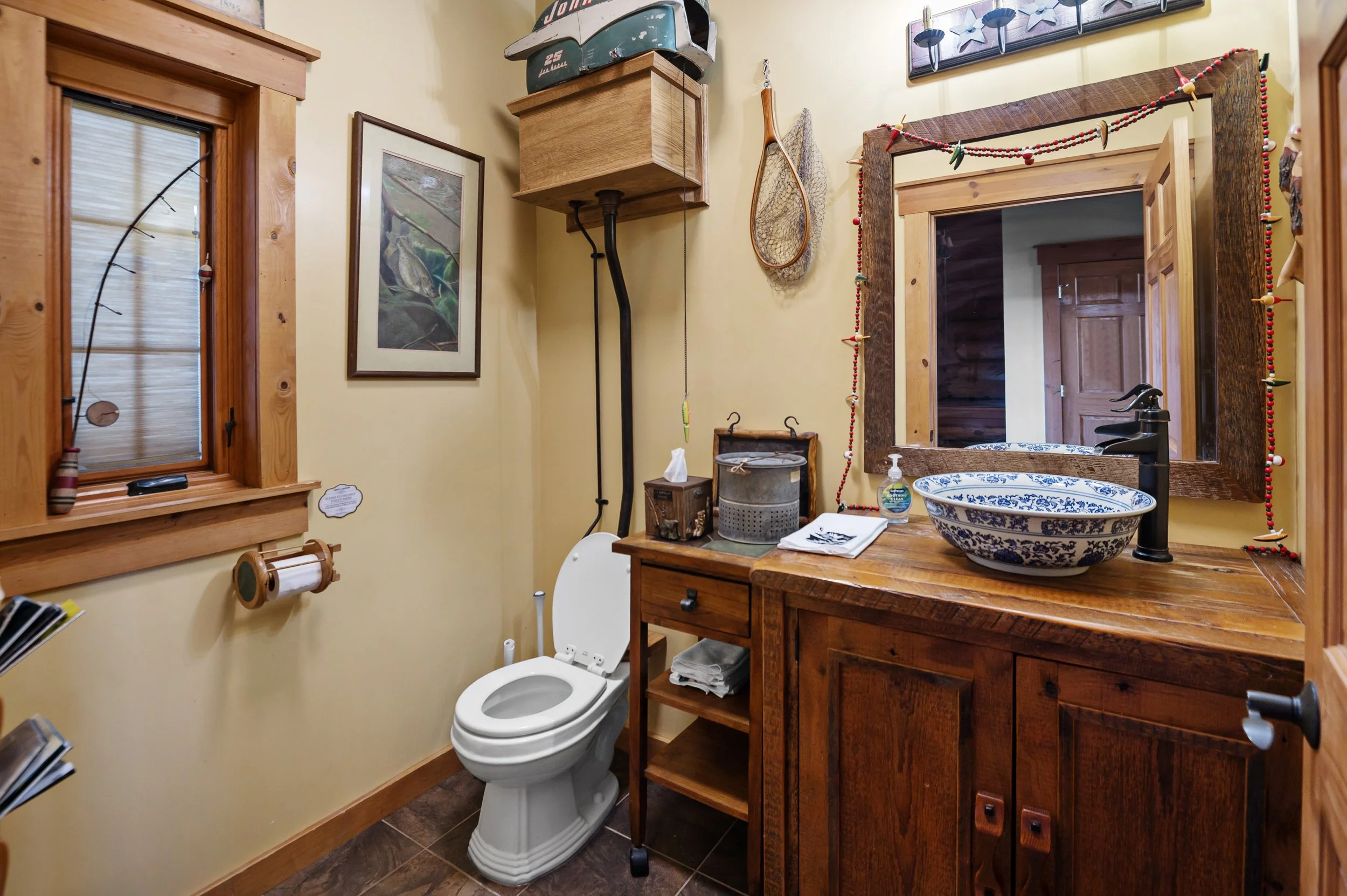 Powder Room (Main Floor)