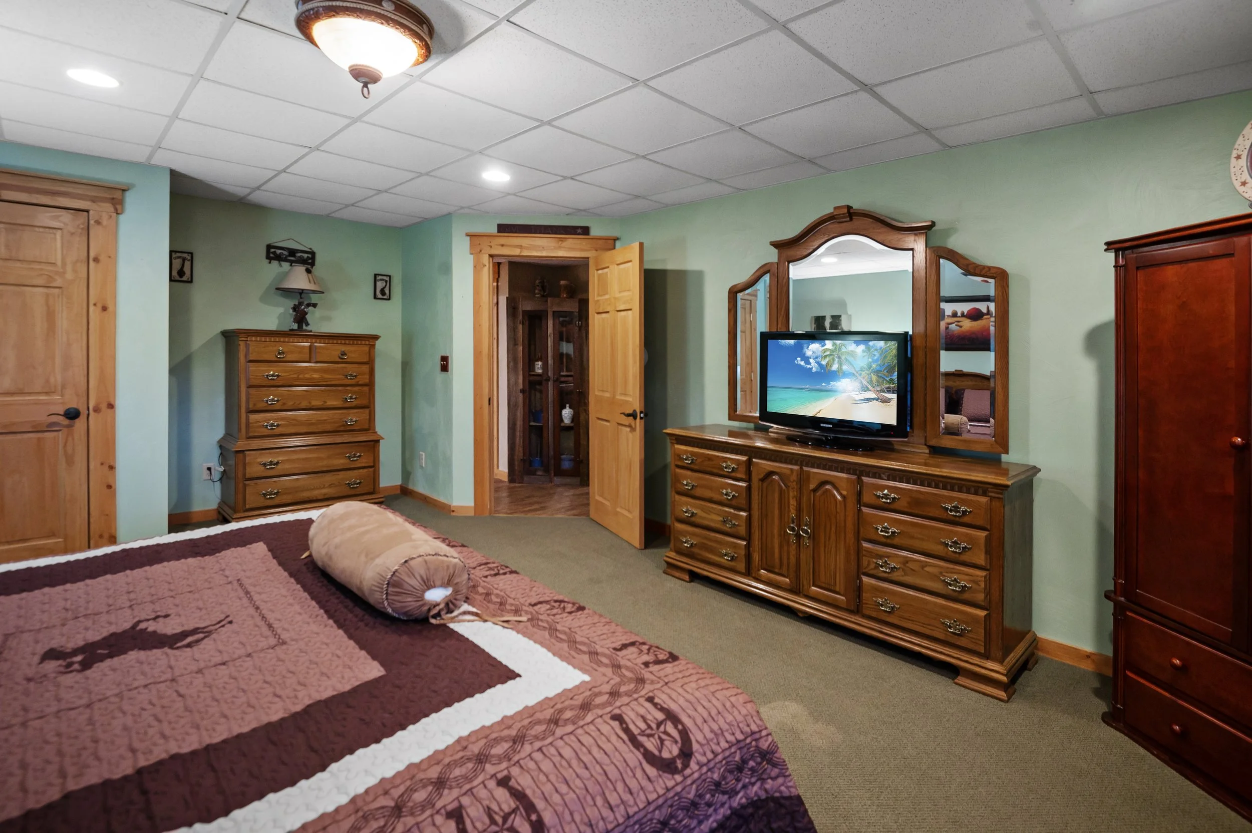 King Bedroom (ground floor)