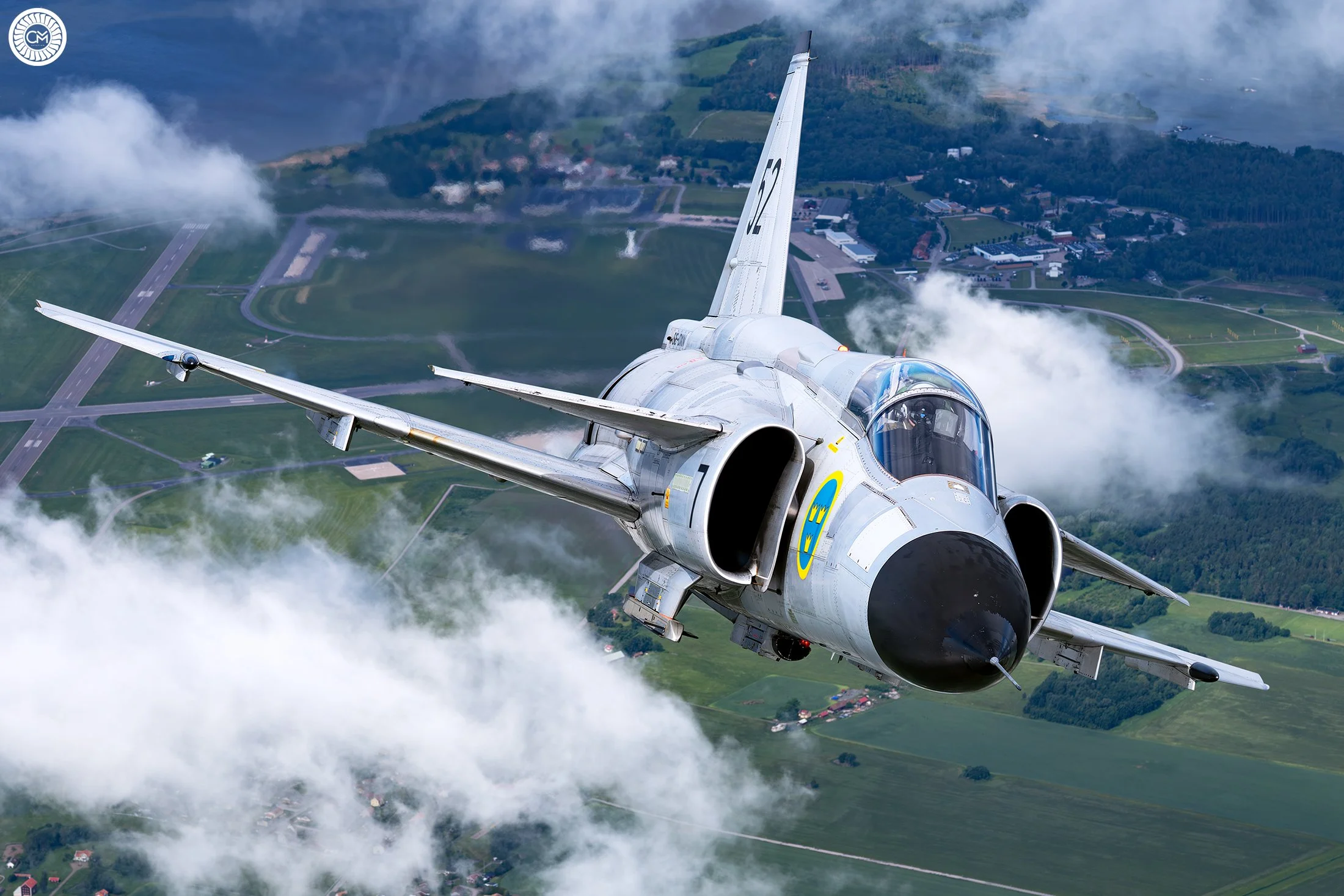 Swedish Air Force Historic Flight Saab JAS 37 Viggen Air to air aviation photocrew chris melaisi Sweden Skyvan