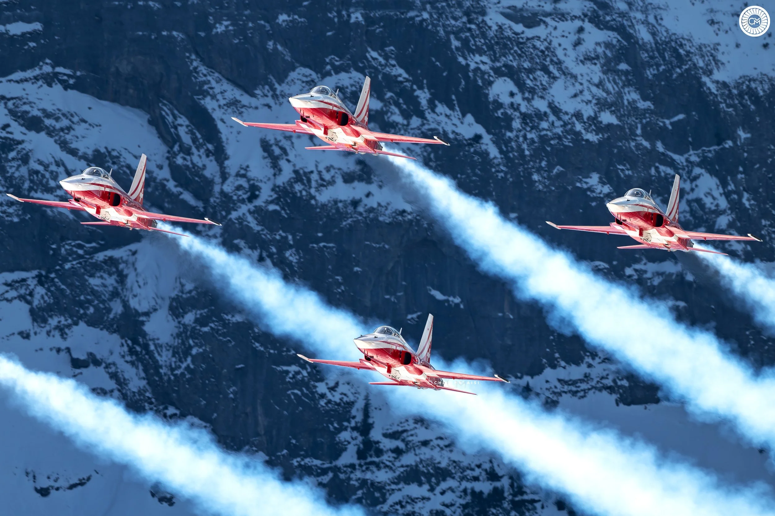 Downhill Jungfrau Emmen Air Base II Patrouille Suisse Swiss Air Force Display team 2026 Northrop F-5E Tiger II History Switzerland Retirement Lauberhorn Ski Race Wengen 96th Pat Display Team Aircraft Military Alps Mountain