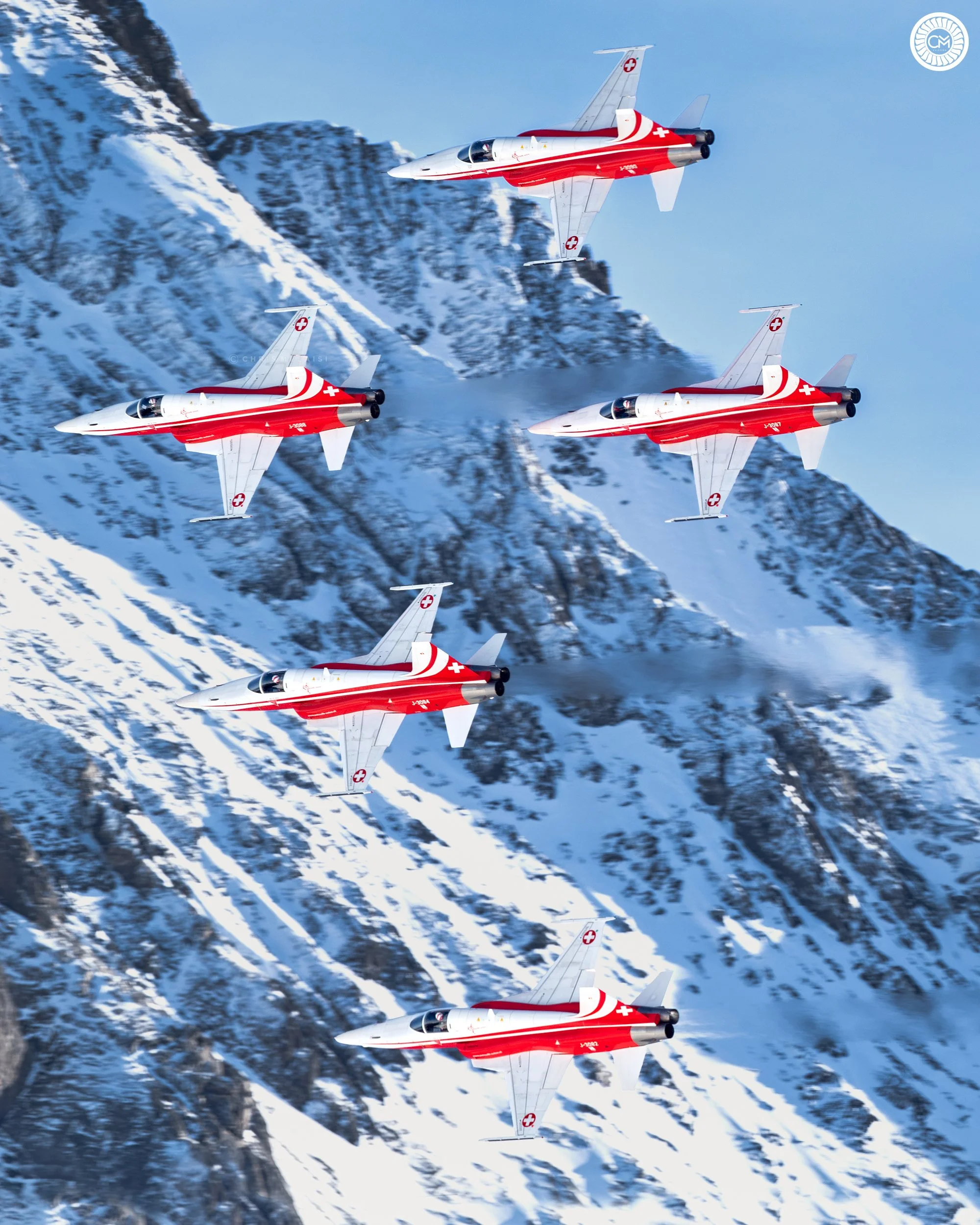 Downhill Jungfrau Emmen Air Base II Patrouille Suisse Swiss Air Force Display team 2026 Northrop F-5E Tiger II History Switzerland Retirement Lauberhorn Ski Race Wengen 96th Pat Display Team Aircraft Military Alps Mountain