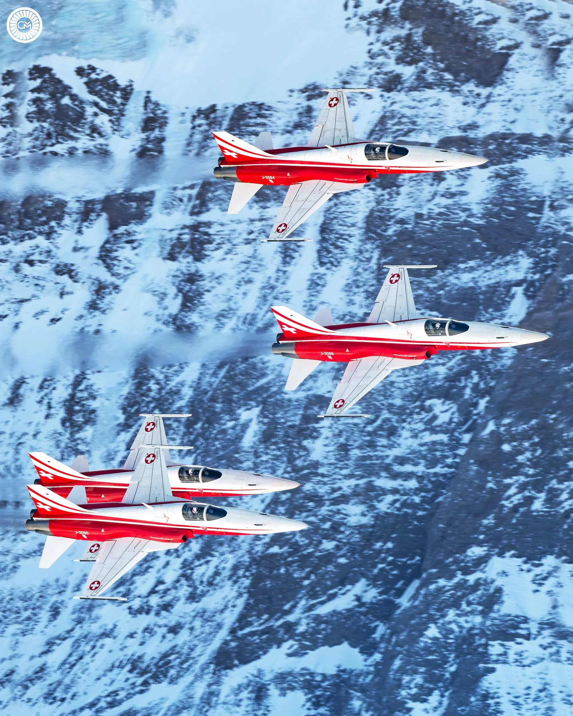 Downhill Jungfrau Emmen Air Base II Patrouille Suisse Swiss Air Force Display team 2026 Northrop F-5E Tiger II History Switzerland Retirement Lauberhorn Ski Race Wengen 96th Pat Display Team Aircraft Military Alps Mountain