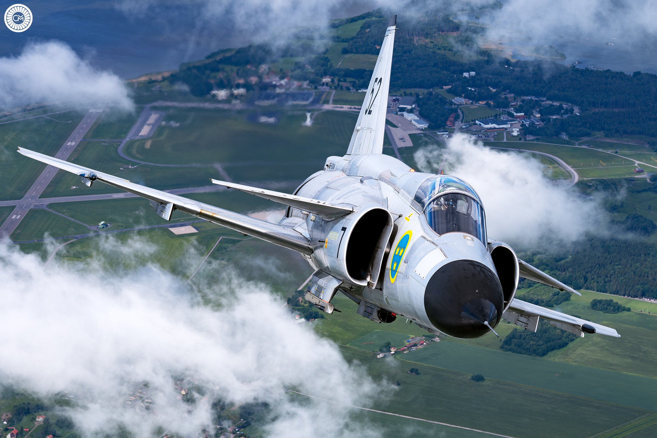 Swedish Air Force Historic Flight Saab JAS 37 Viggen Air to air aviation photocrew chris melaisi Sweden Skyvan