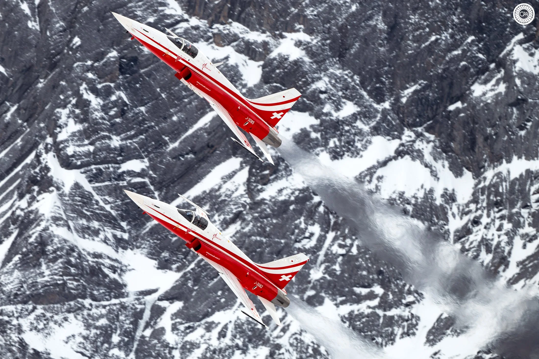 Swiss Air Force Patrouille Suisse Northrop F-5E Tiger II Display Team 2026 Lauberhorn Wengen 