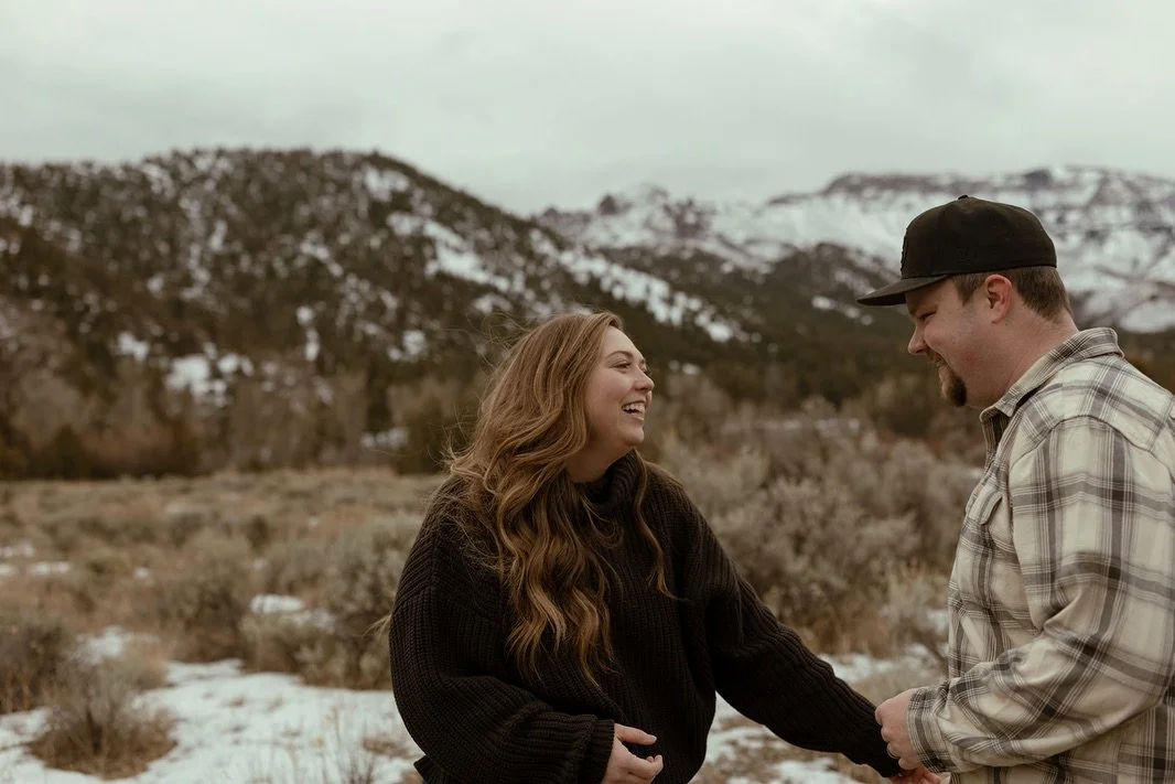 I keep coming back to this sweet session from a few winters ago!! Shooting for your friends is so so fun ⚡️