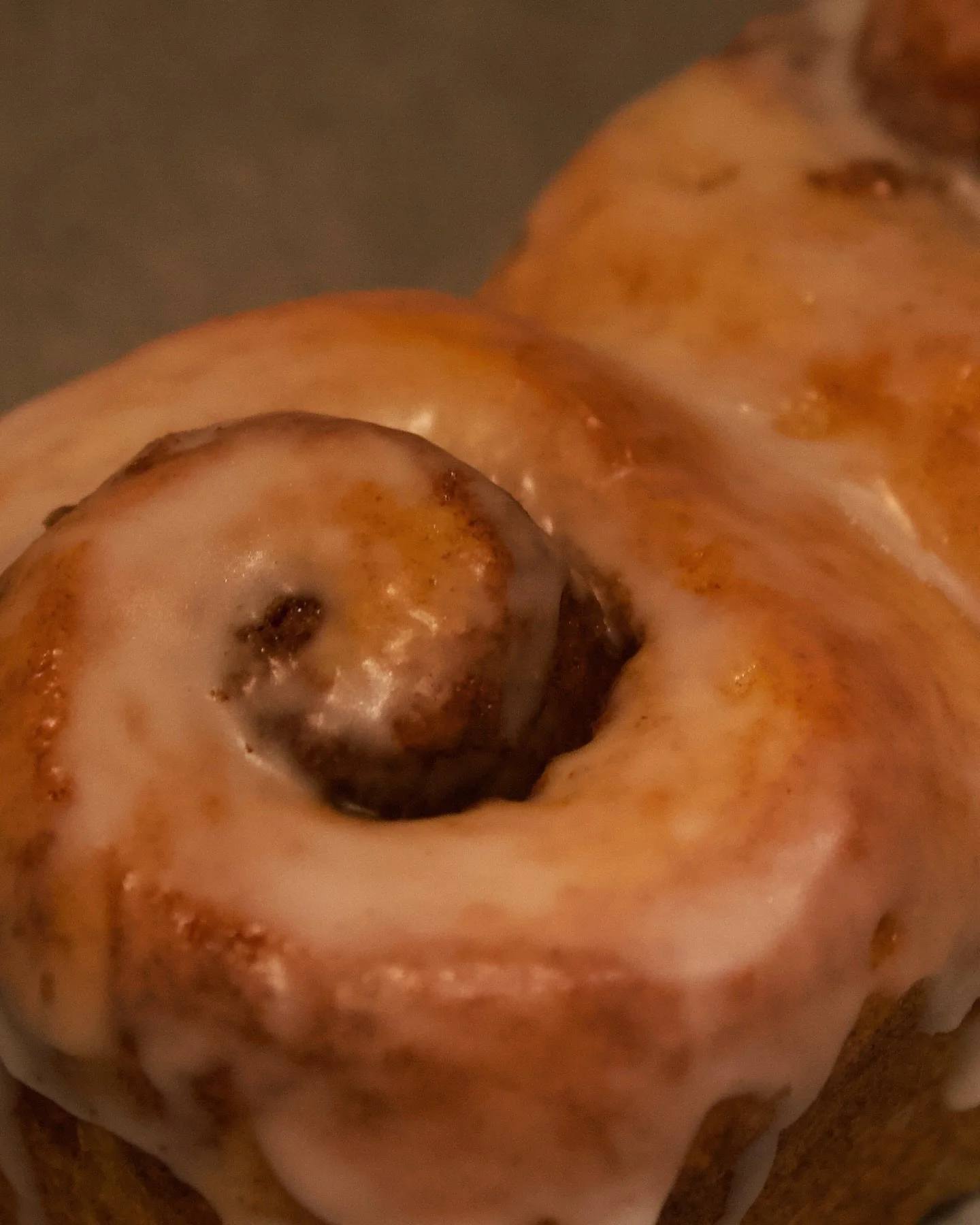 ✨Cinnamon Sweet Rolls✨ our newest product is hitting the shelves this Saturday (9/20)!! Come snag yours from 9am-1pm @oakcreek.farmersmarket 

Our new sweet rolls come in a pack of 2 so you can tear and share. Or eat one now and save one for later 😉