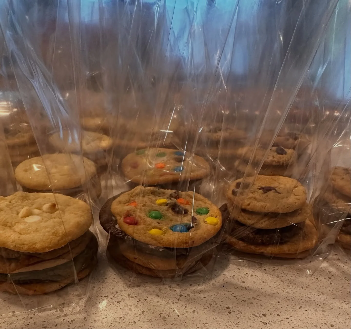 Although our cookies have left the market menu, you can still order online whenever the craving hits 😉 

Order for delivery or market pickup at www.modobakery.com 

Next market is Oct. 25th from 9-4pm
📍S Main Street, Oak Creek

Winter market begins