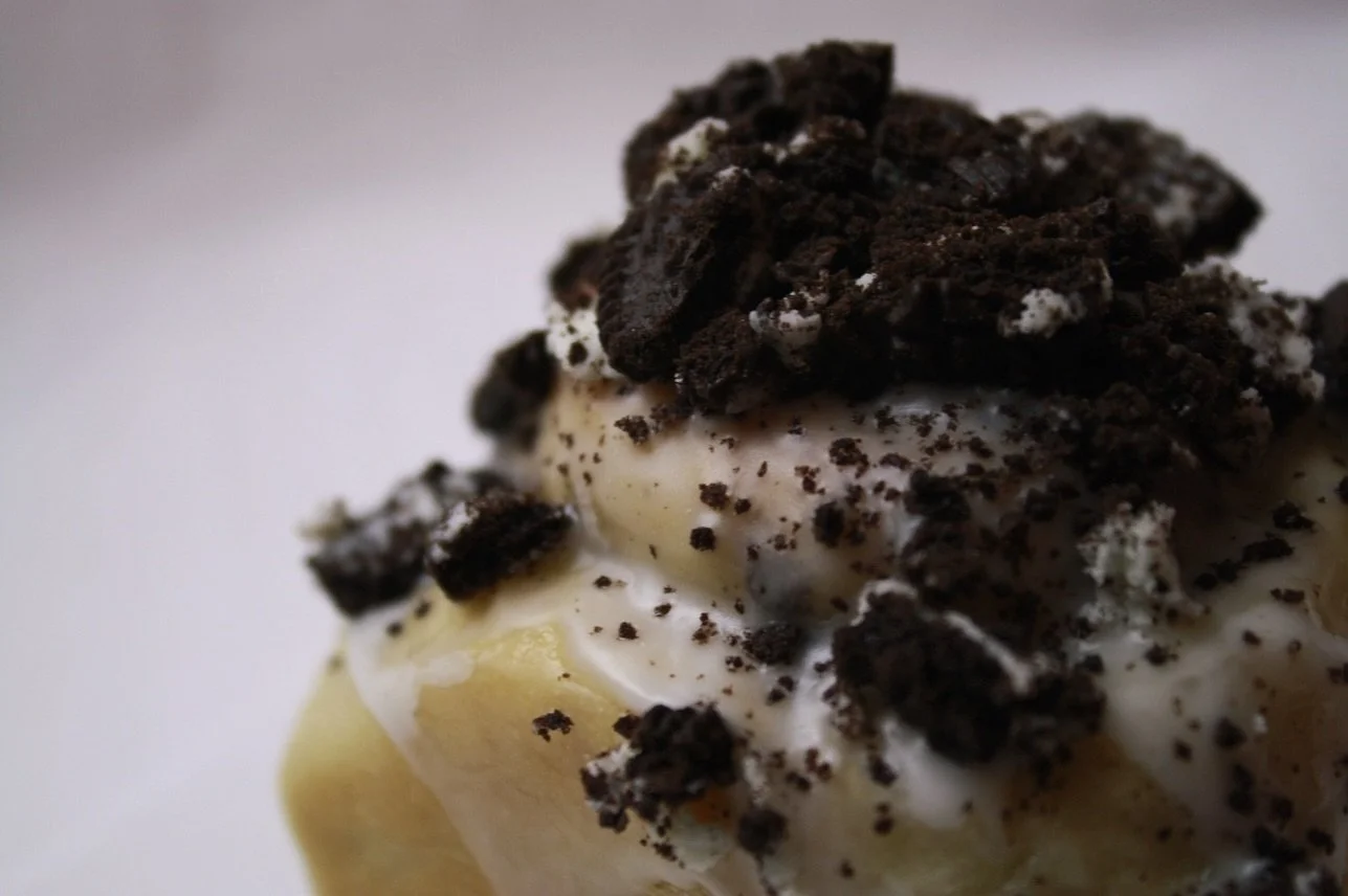 ✨Oreo Sweet Roll✨

Our new sweet roll flavor is dropping this Saturday Oct.25th at Fall Fest 🍁 @oakcreek.farmersmarket 

From 9-4pm
📍S Main Street, Oak Creek

Our delicious sweet roll, filled with crushed Oreos, topped with our signature icing and 