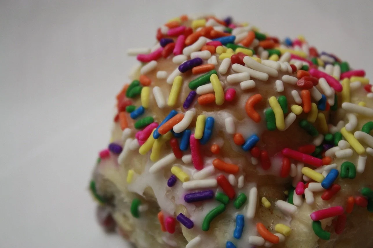 ✨Sprinkle Sweet Roll✨

Our new sweet roll flavor is dropping next Saturday, Nov. 15th inside Oak Creek Community Center 🎉 

From 9am - 1pm
📍8580 S Howell Ave, Oak Creek

Our delicious sweet roll, filled with our homemade confetti cookies, topped wi