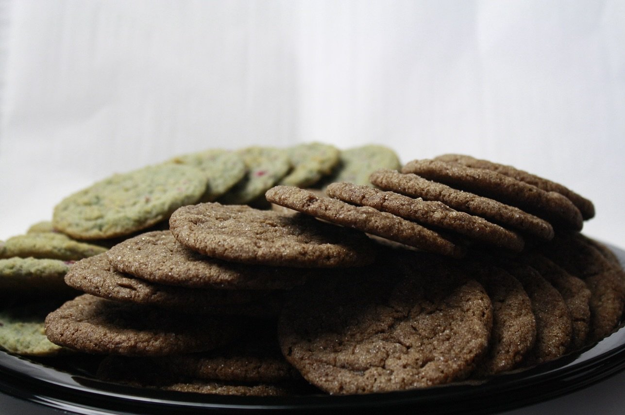 Order your cookie platter today at www.modobakery.com 

Each platter comes with 50 cookies, which can be all one flavor or up to 10 separate flavors!! Pictured here we have 25 Raspberry with 25 Chocolate Spice, and 50 Cashew cookies. 

Choose from ou
