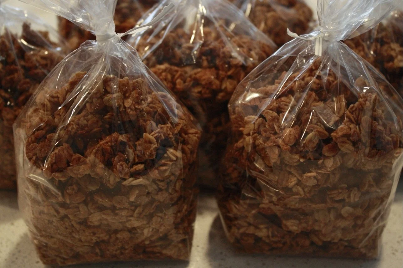 Granola 🥣 perfect topping for your breakfast yogurt. Crunchy and toasty! 

Next market is April 18th
Oak Creek Community Center
📍8580 S Howell Ave, Oak Creek
⏰ 9am - noon

Let us cater your next event (dinner party, corporate lunch, birthday, and e