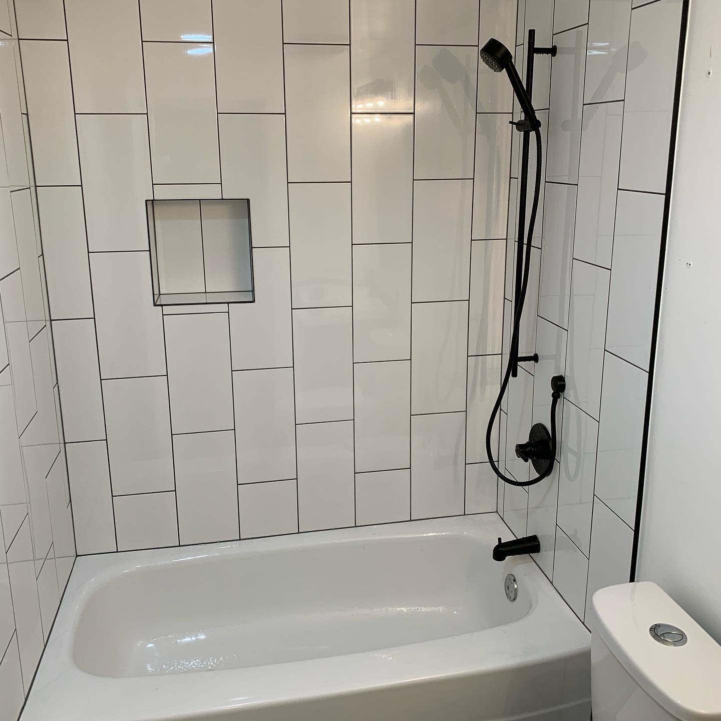 Slick new matte black trim for this bathroom 👀