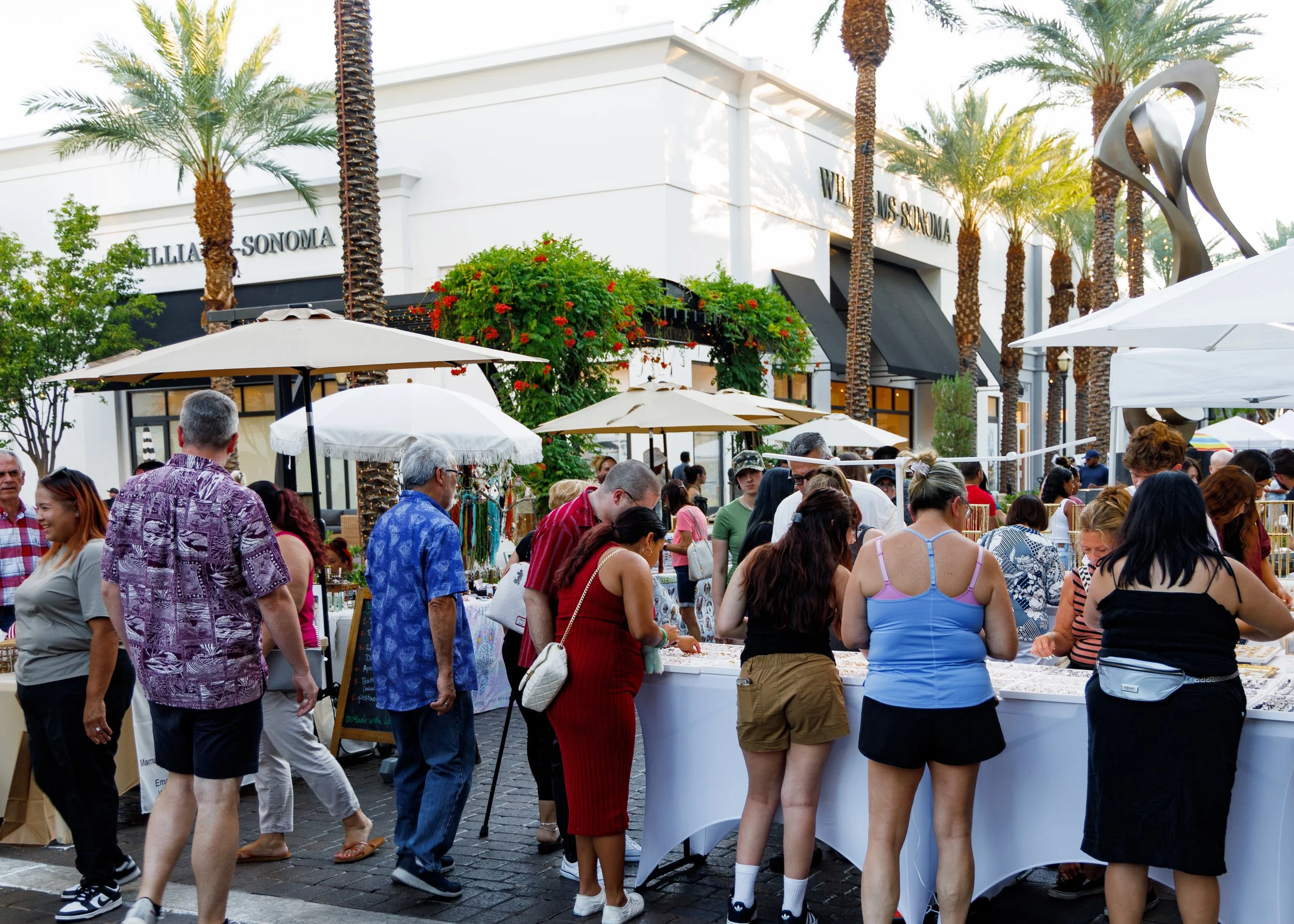 Sunday Stroll - Market in the Alley Summerlin