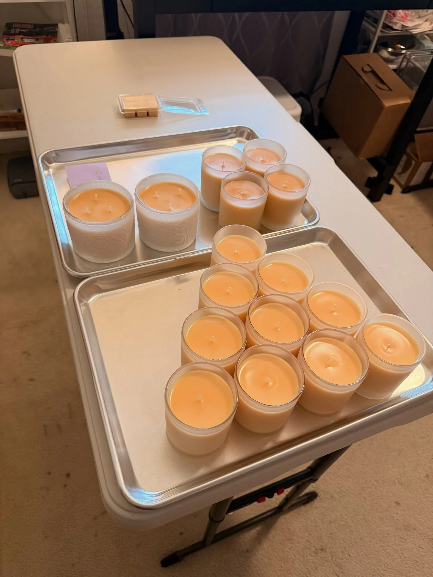 The candles have officially entered their &ldquo;final form.&rdquo;

The pour is done.
The chaos has settled.
Now the real finishing touches begin&hellip;

After a few days of curing, every candle goes through their glow-up era:

✨ Wicks trimmed (bec
