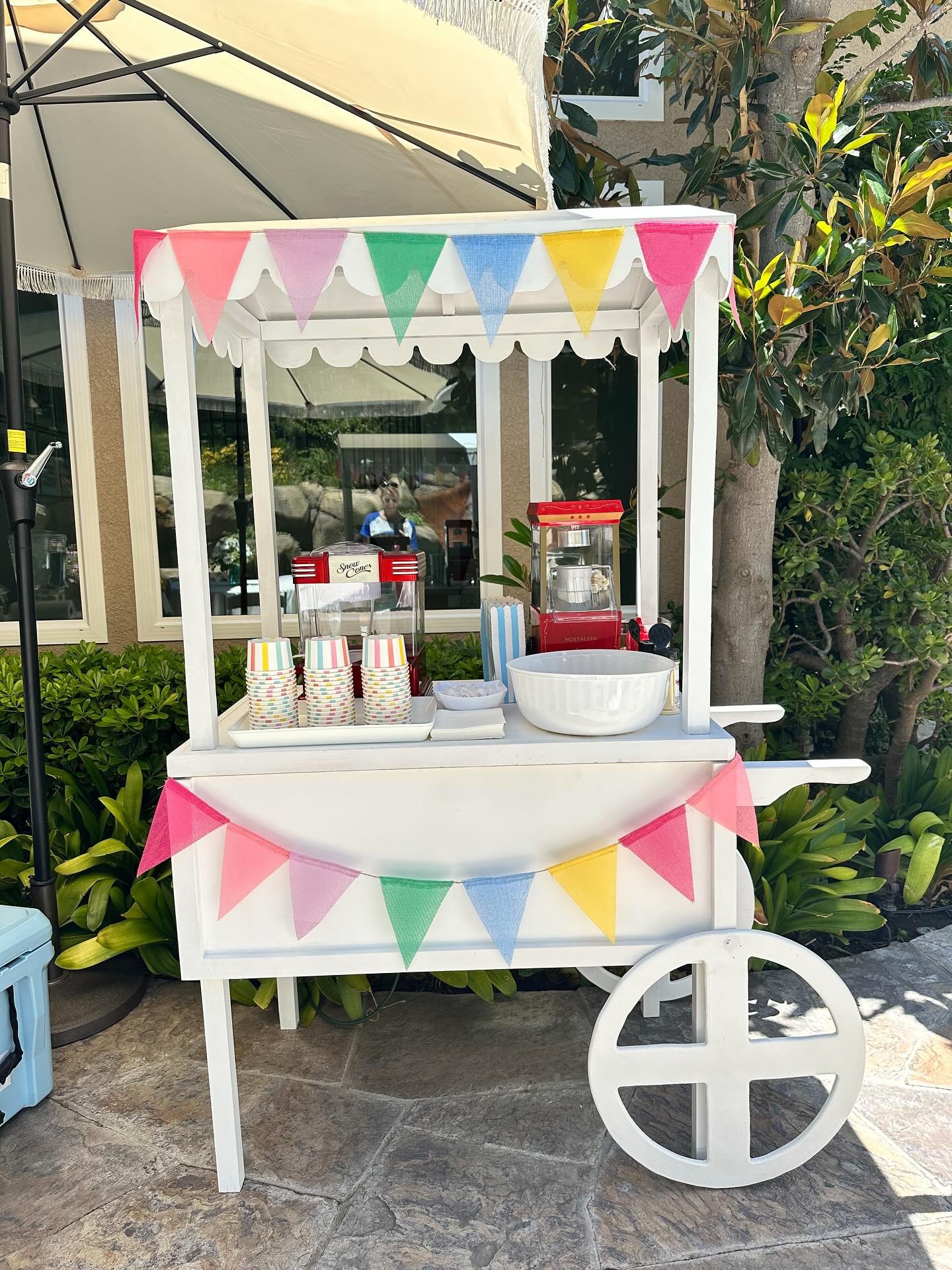 Our display cart made an appearance this weekend! 💙🩵

Loving the adorable set up for Theo&rsquo;s baby shower this past weekend! Thank you to our client for sharing photos from her event!

Our rentals:

Arch display
Display cart
White resin chairs
