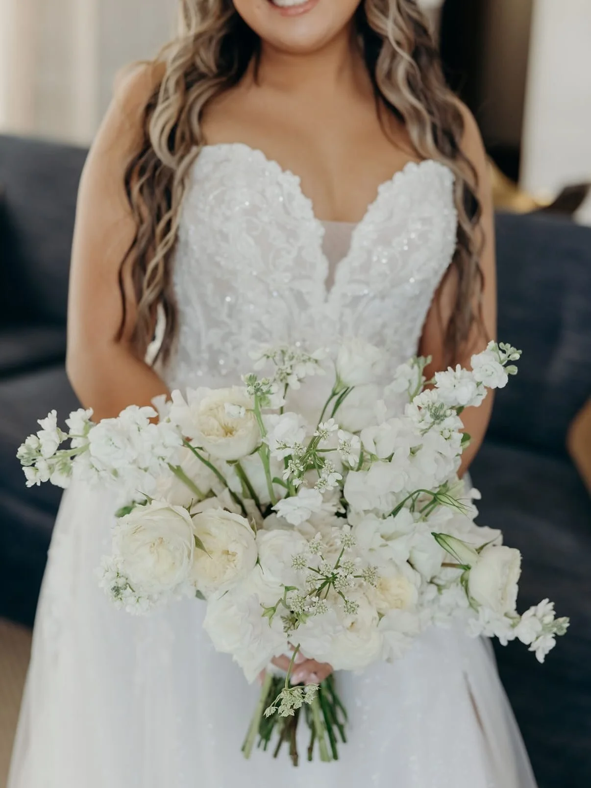 📌 Save this post for that soft romantic look for your wedding day! There&rsquo;s just something so pretty about all-white details that just makes the design so effortless every time.

Floral by our friend @avrileefleurdesign for Leslie + Eli, design
