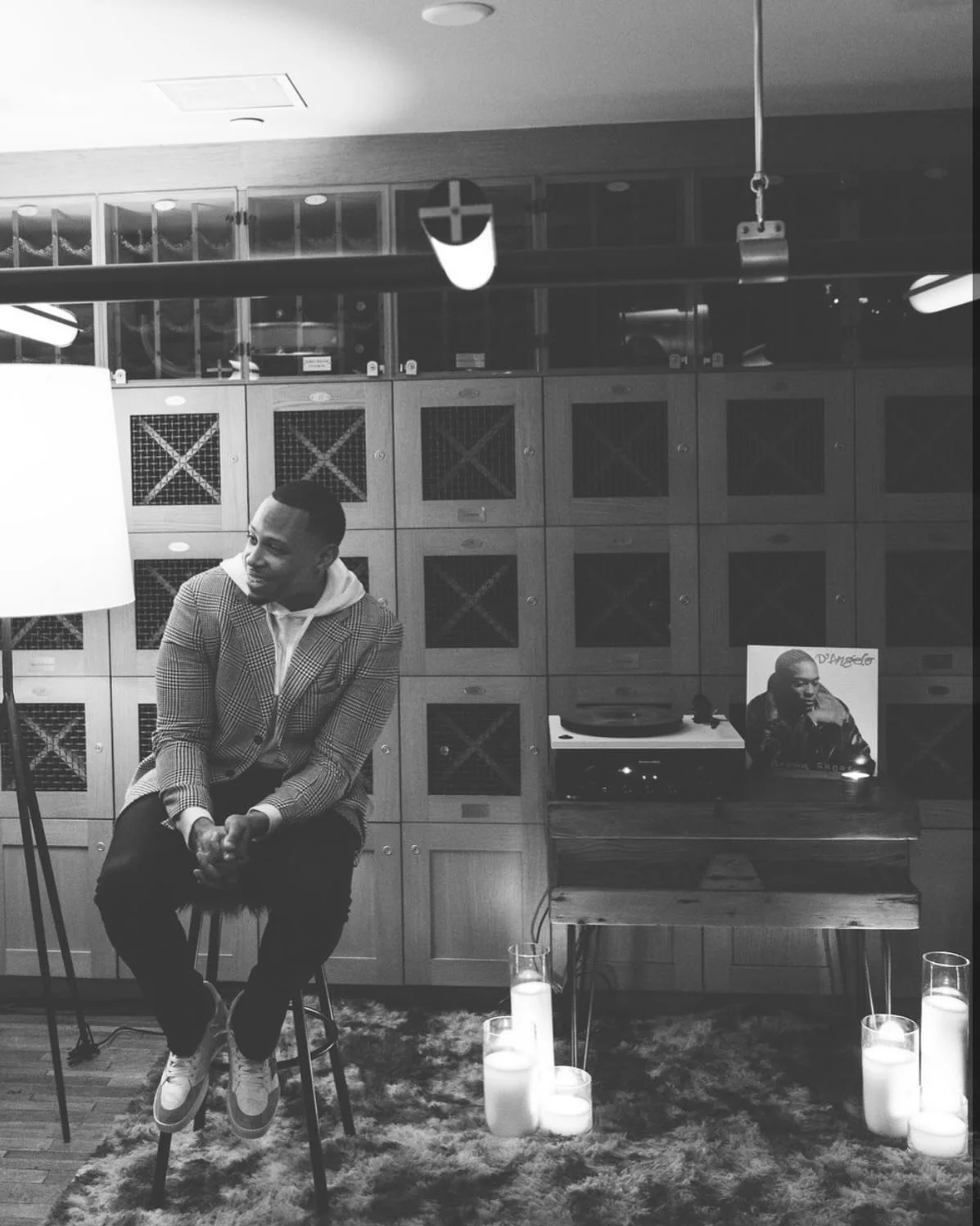 GIAN presents &mdash; &ldquo;The Listening Room&rdquo; hosted by @musicbyjfields 🎶

An intimate, high-fidelity vinyl listening ritual. No phones. No chatter. Just presence and soul. This sold out event was not a party, but a shared listening ritual.