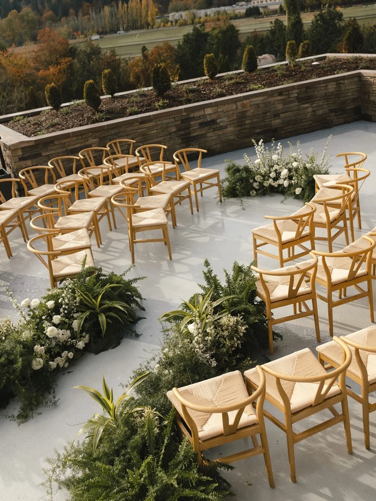 A luxury PNW wedding ceremony combination &mdash; where soft wood, lush greens and evergreen trees as the backdrop come together for a stunning design.

Now featured in print @washingtonweddingday! 

&mdash;&mdash;

Creative Partners
For @washingtonw