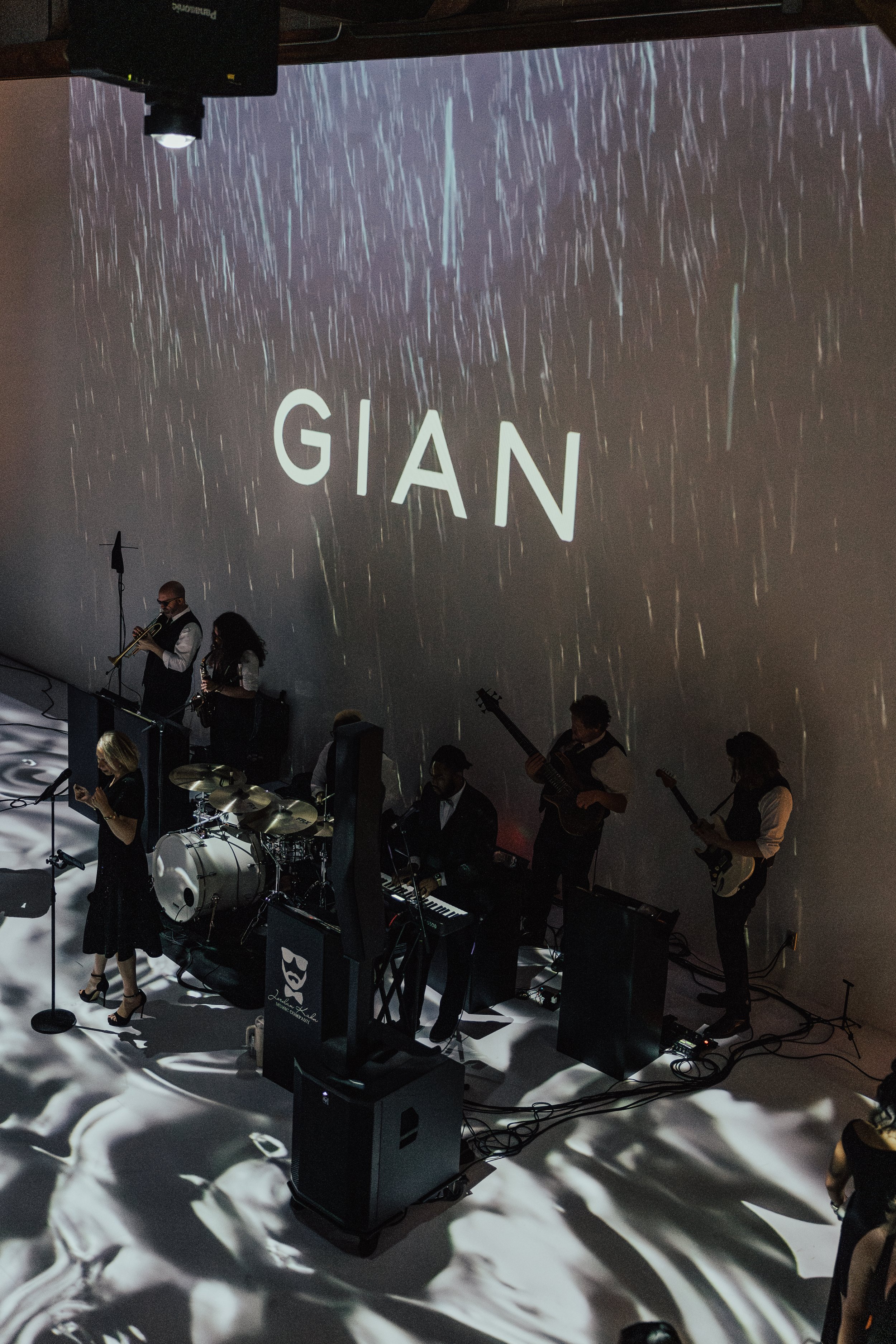 GIAN on Cloud Nine | A sleek, high end company anniversary