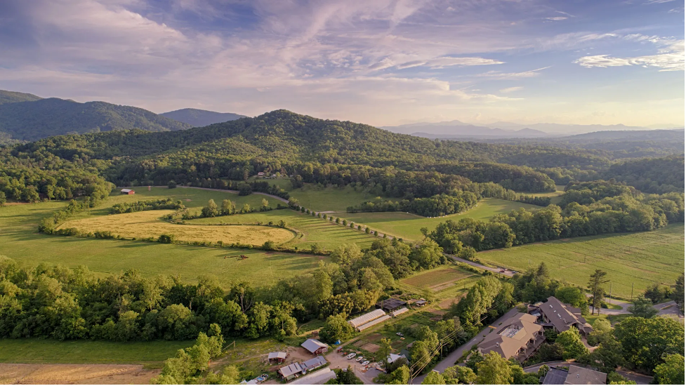 Image of WWC main campus with Jones Mountain in the background