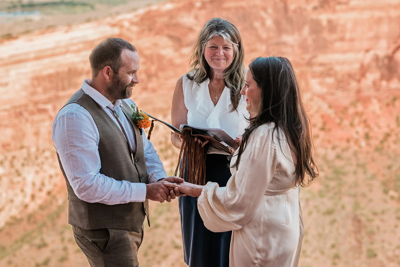 robyn-jonathan-colorado-national-monument-micro-wedding-elopement_0066_websize.jpg