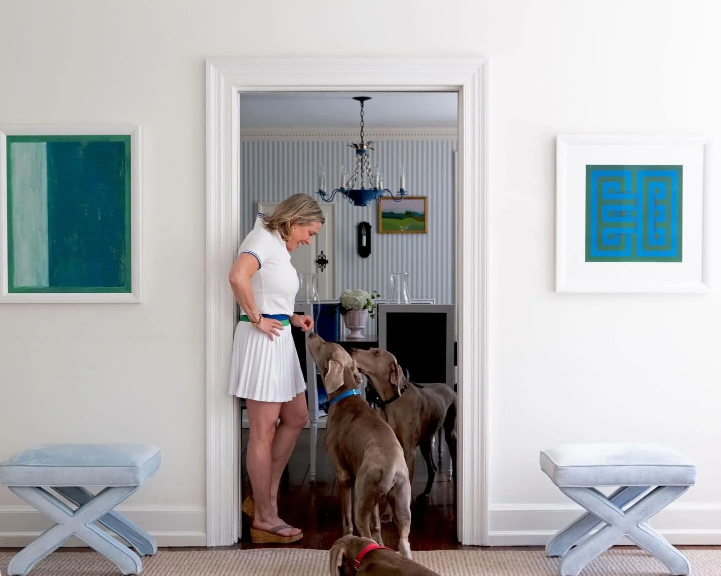 During Wimbledon season, we&rsquo;re celebrating our client Lara Evans of @clubandcourt&rsquo;s stunning @chairishco feature! 🎾 From needlepoint mirrors to an envy-inducing Wedgwood collection, yellow floral sofas to strawberry motifs throughout her