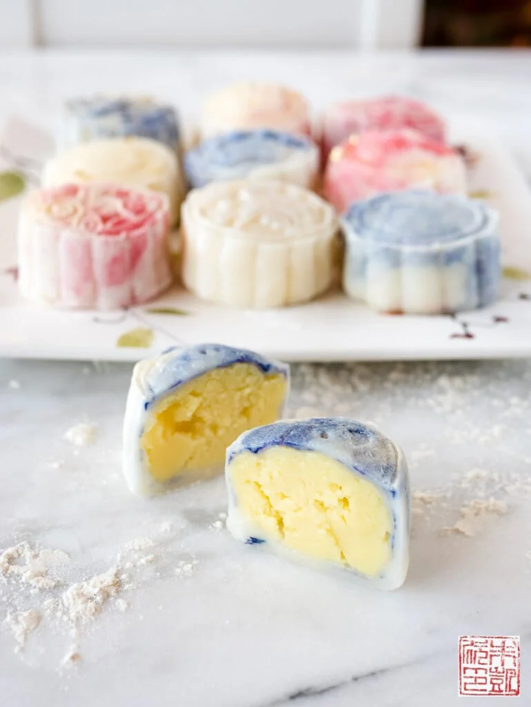 Snow-Skin-Mooncakes-Cut-769x1024.jpg