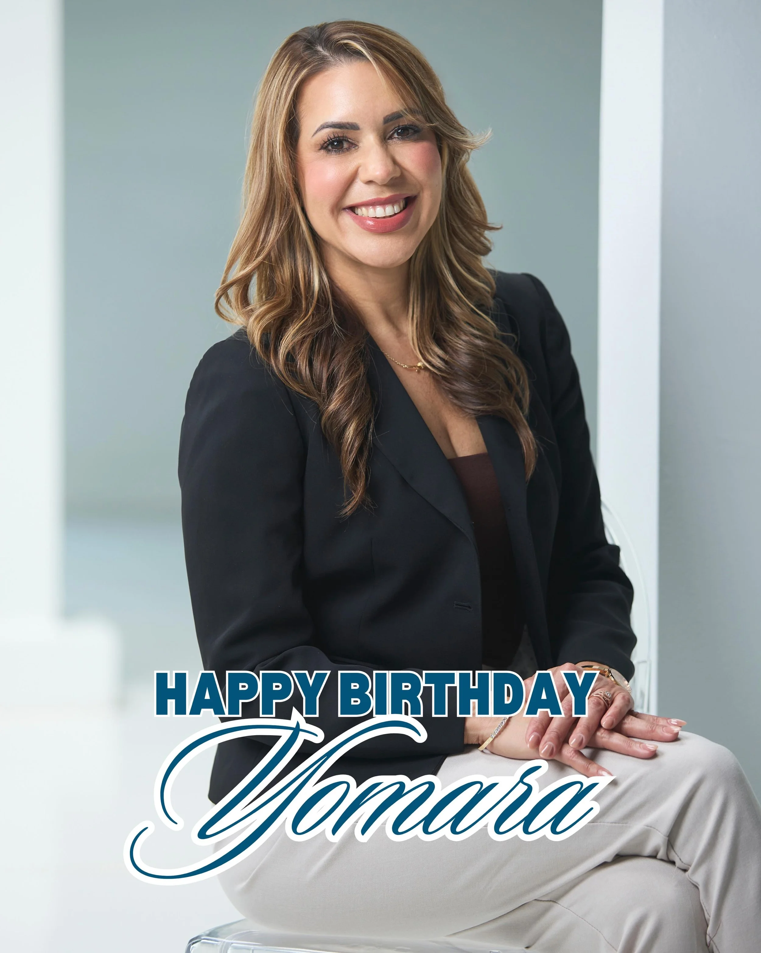 Happy Birthday to the woman who keeps the finances of Latinas On The Go running behind the scenes 💐 @yomaraoliveras 

Yomara, your role may not always be the most visible, but it is one of the most important parts of everything we do. Your dedicatio