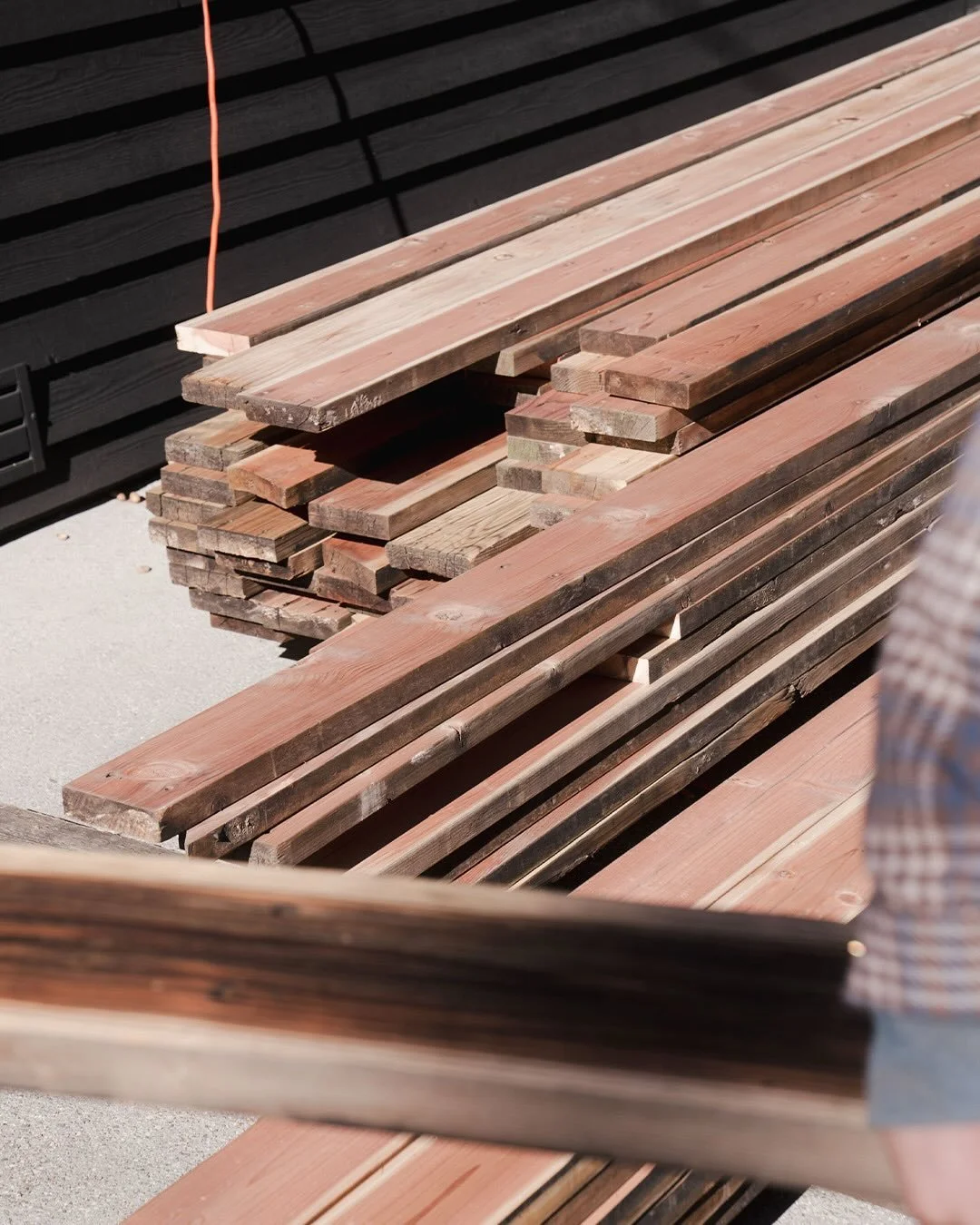 Services: On-Site Salvage

With careful selection and proccessing, older material can often outperform what&rsquo;s available new today.

Reclaimed lumber often offers tighter, more sought-after grain and access to rare, expensive or now-unavailable 